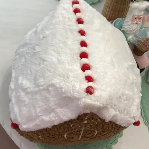 NWT Gingerbread House Pillow Cupcakes And Cashmere - Picture 2 of 4